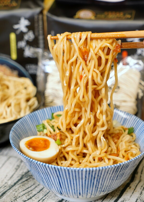 【開箱】老媽拌麵．道地韓式料理六分鐘快速上桌!