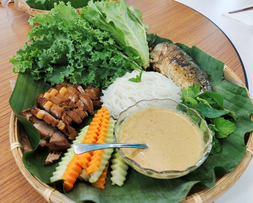 【桃園龍岡一日遊】異域故事館、癮食聖堂、八妹婆婆、忠貞眷村口米干麻辣滷味、異域Mortar&Pestle、阿美金三角點心!