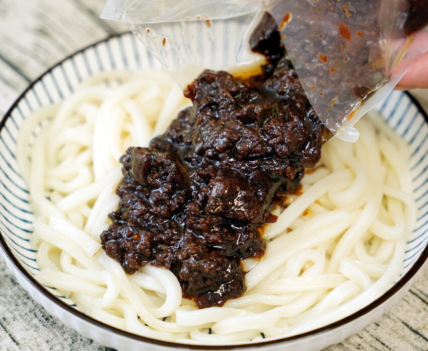 【開箱】老媽拌麵．道地韓式料理六分鐘快速上桌!