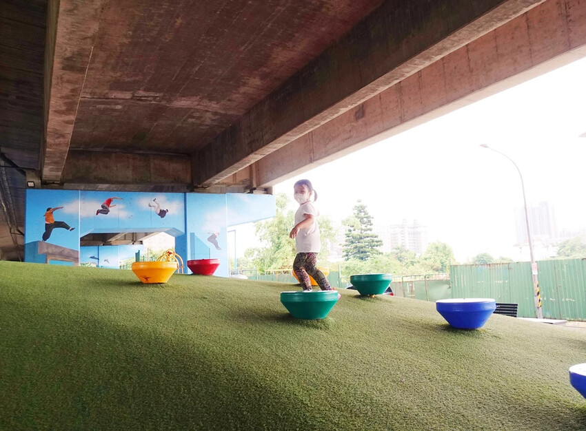 桃園橋下-兒童冒險公園 下雨天放電好去處