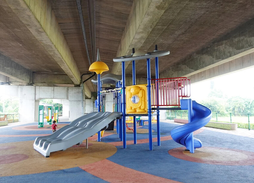 桃園橋下-兒童冒險公園 下雨天放電好去處
