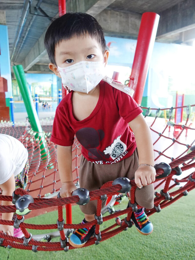 桃園橋下-兒童冒險公園 下雨天放電好去處