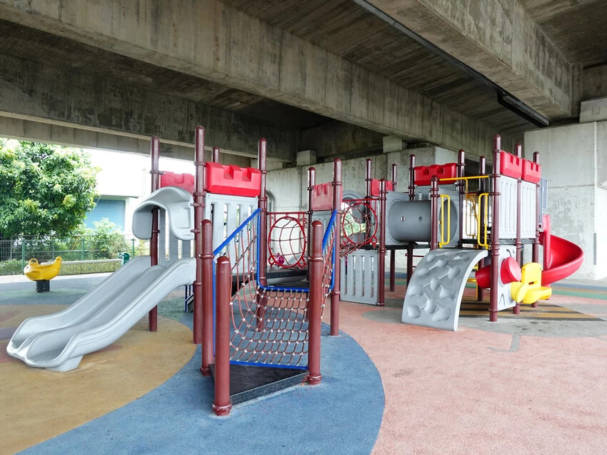 桃園橋下-兒童冒險公園 下雨天放電好去處