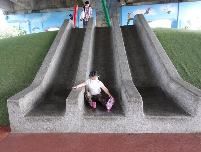 桃園橋下-兒童冒險公園 下雨天放電好去處