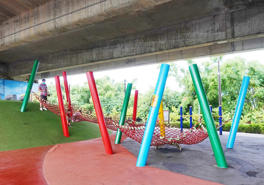 桃園橋下-兒童冒險公園 下雨天放電好去處