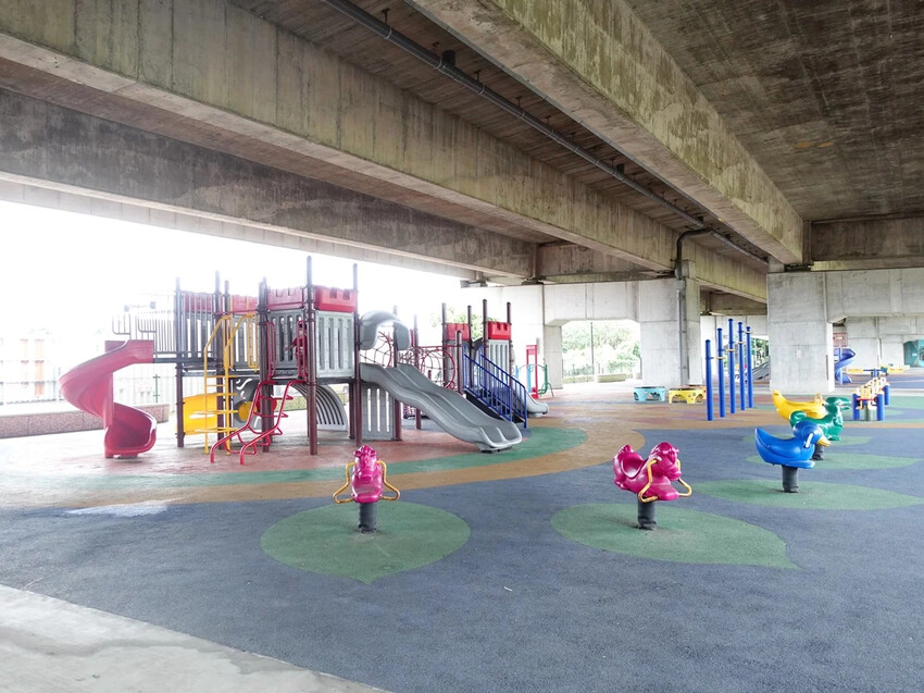 桃園橋下-兒童冒險公園 下雨天放電好去處