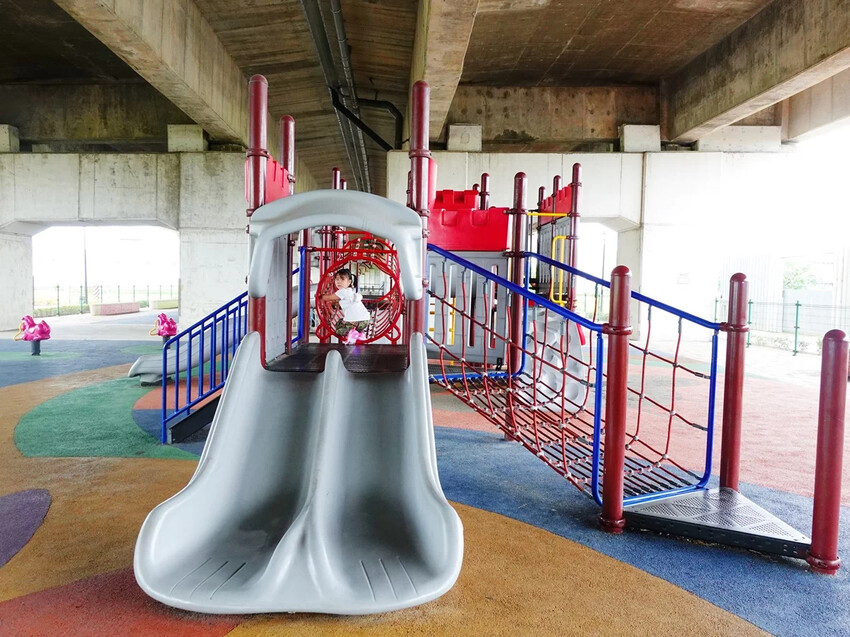 桃園橋下-兒童冒險公園 下雨天放電好去處