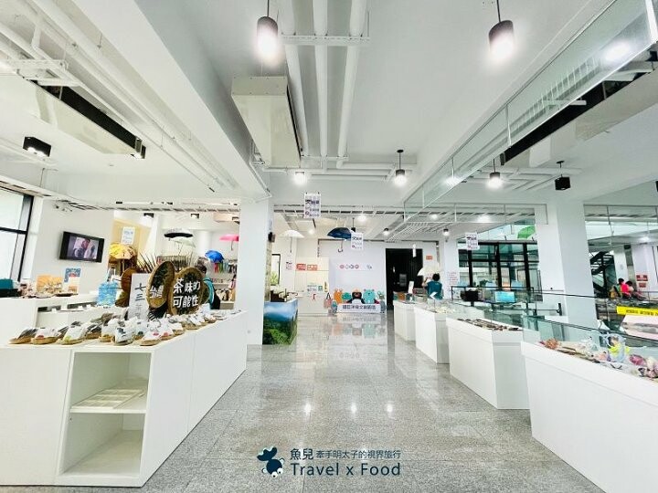 製傘知識、降雨體驗、洋傘彩繪DIY，來國巨畫出一把屬於自己的專用傘～雨天備案！ @魚兒 x 牽手明太子的「視」界旅行