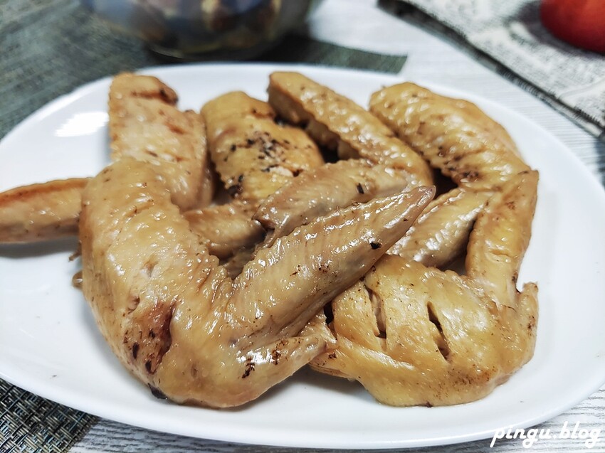 美國富及第家電| 25L智慧烹調微電腦微波爐黑金 FKM-2524MB 零失敗無油煙微波懶人料理 - 小企鵝生活趣