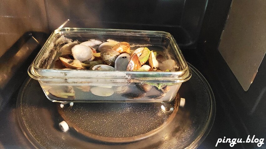 美國富及第家電| 25L智慧烹調微電腦微波爐黑金 FKM-2524MB 零失敗無油煙微波懶人料理 - 小企鵝生活趣