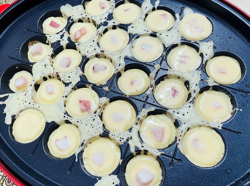 【SANSUI 山水】多功能電烤盤 SEBW-Q699『章魚燒+海鮮燉飯+蒜苗鹹豬肉』一鍋搞定！SGS檢驗合格-陶瓷塗層深鍋盤面大容量深，U型管導熱快料理超省時！