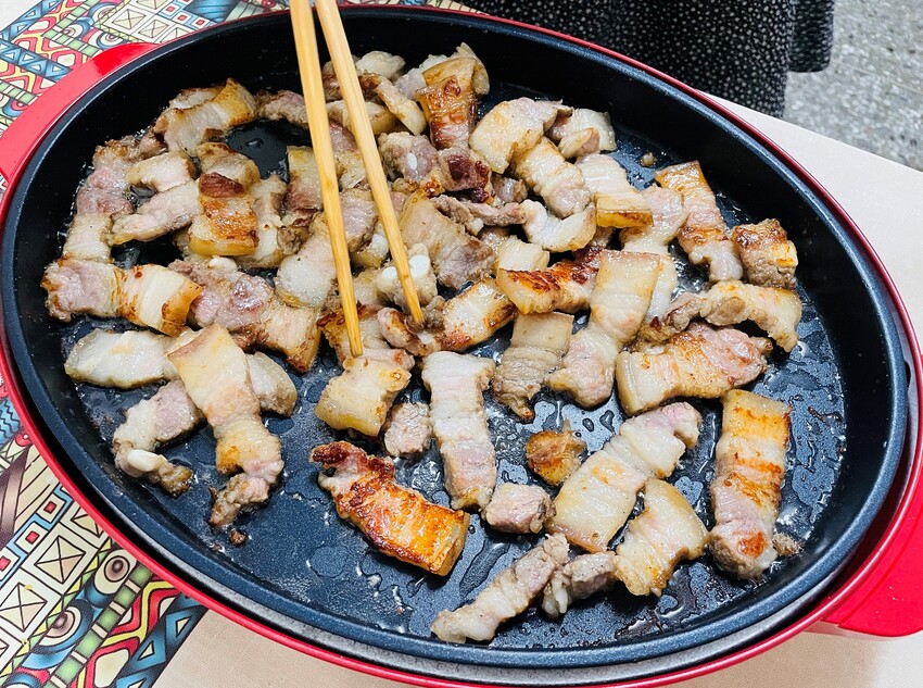 【SANSUI 山水】多功能電烤盤 SEBW-Q699『章魚燒+海鮮燉飯+蒜苗鹹豬肉』一鍋搞定！SGS檢驗合格-陶瓷塗層深鍋盤面大容量深，U型管導熱快料理超省時！