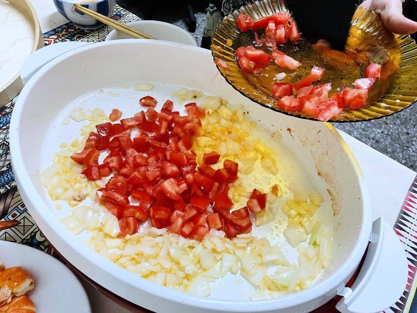 【SANSUI 山水】多功能電烤盤 SEBW-Q699『章魚燒+海鮮燉飯+蒜苗鹹豬肉』一鍋搞定！SGS檢驗合格-陶瓷塗層深鍋盤面大容量深，U型管導熱快料理超省時！