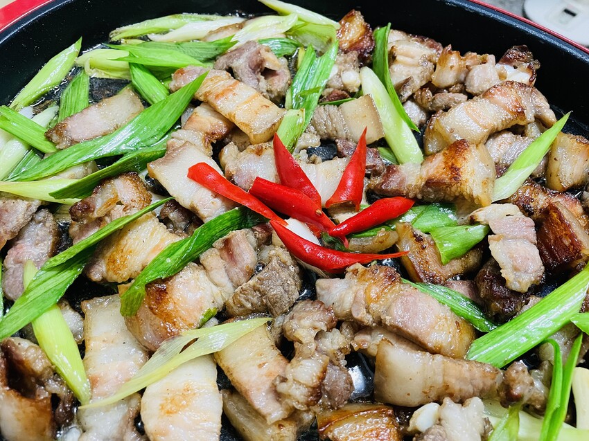 【SANSUI 山水】多功能電烤盤 SEBW-Q699『章魚燒+海鮮燉飯+蒜苗鹹豬肉』一鍋搞定！SGS檢驗合格-陶瓷塗層深鍋盤面大容量深，U型管導熱快料理超省時！