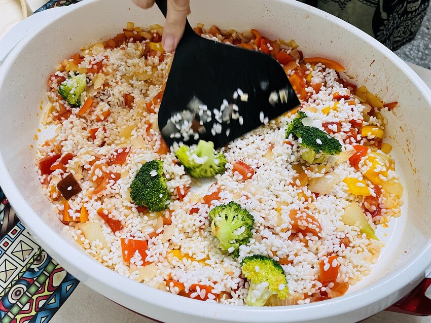 【SANSUI 山水】多功能電烤盤 SEBW-Q699『章魚燒+海鮮燉飯+蒜苗鹹豬肉』一鍋搞定！SGS檢驗合格-陶瓷塗層深鍋盤面大容量深，U型管導熱快料理超省時！