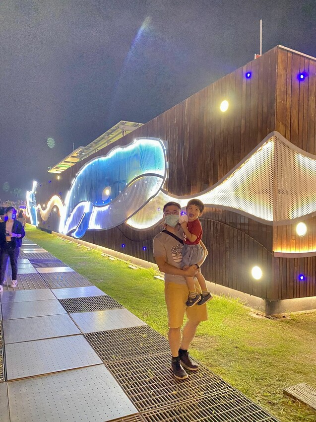 2022迪士尼慶典在台南安平遊憩碼頭-米奇與好朋友CHILL遊台南/台南必拍旅遊景點推薦 - 進食的巨鼠