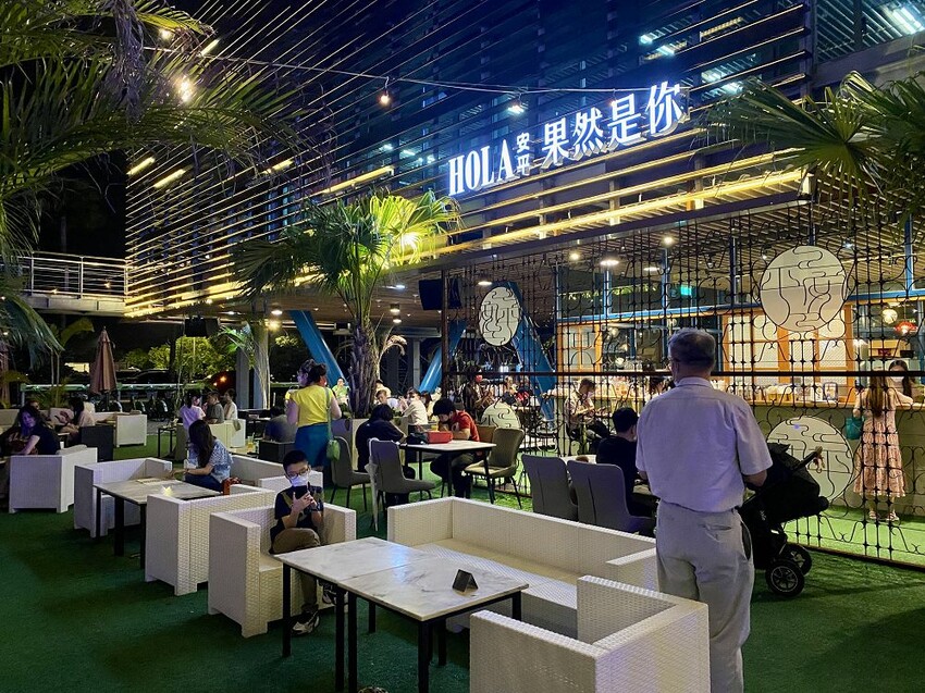 2022迪士尼慶典在台南安平遊憩碼頭-米奇與好朋友CHILL遊台南/台南必拍旅遊景點推薦 - 進食的巨鼠