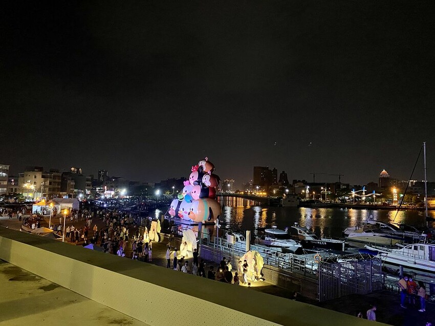 2022迪士尼慶典在台南安平遊憩碼頭-米奇與好朋友CHILL遊台南/台南必拍旅遊景點推薦 - 進食的巨鼠