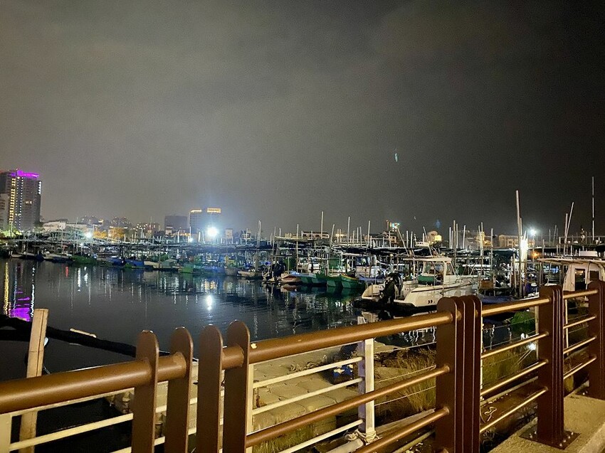 2022迪士尼慶典在台南安平遊憩碼頭-米奇與好朋友CHILL遊台南/台南必拍旅遊景點推薦 - 進食的巨鼠