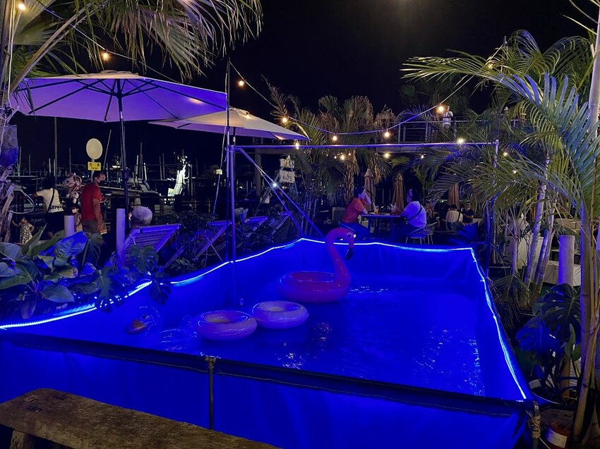 2022迪士尼慶典在台南安平遊憩碼頭-米奇與好朋友CHILL遊台南/台南必拍旅遊景點推薦 - 進食的巨鼠