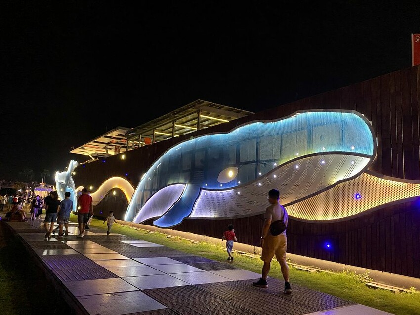 2022迪士尼慶典在台南安平遊憩碼頭-米奇與好朋友CHILL遊台南/台南必拍旅遊景點推薦 - 進食的巨鼠