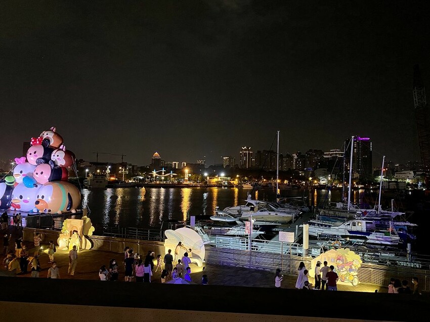 2022迪士尼慶典在台南安平遊憩碼頭-米奇與好朋友CHILL遊台南/台南必拍旅遊景點推薦 - 進食的巨鼠