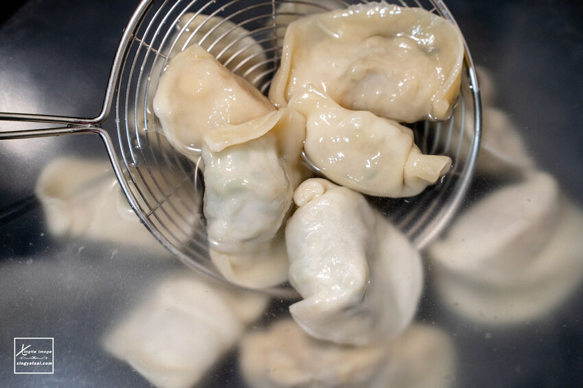 宅配｜手工水餃【有媽真好】高麗菜豬肉 / 韭菜豬肉 / 剝皮辣椒豬肉 / 玉米豬肉 / 蝦仁芹菜 / 塔香雞肉 - 快門下的幸福