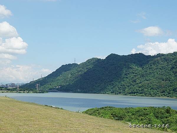 景觀土丘-大嵙崁親水園區 (1).jpg 景觀土丘-大嵙崁親水園區 (1).jpg