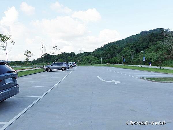 大漢溪多功能草皮運動公園旁停車場 (1).jpg