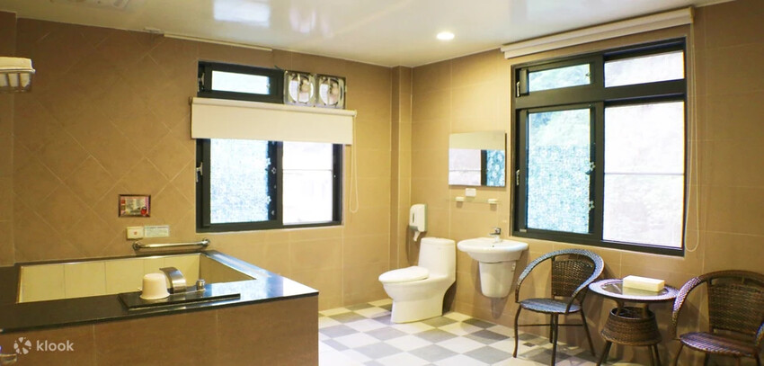 芳谷溫泉小棧湯屋內部