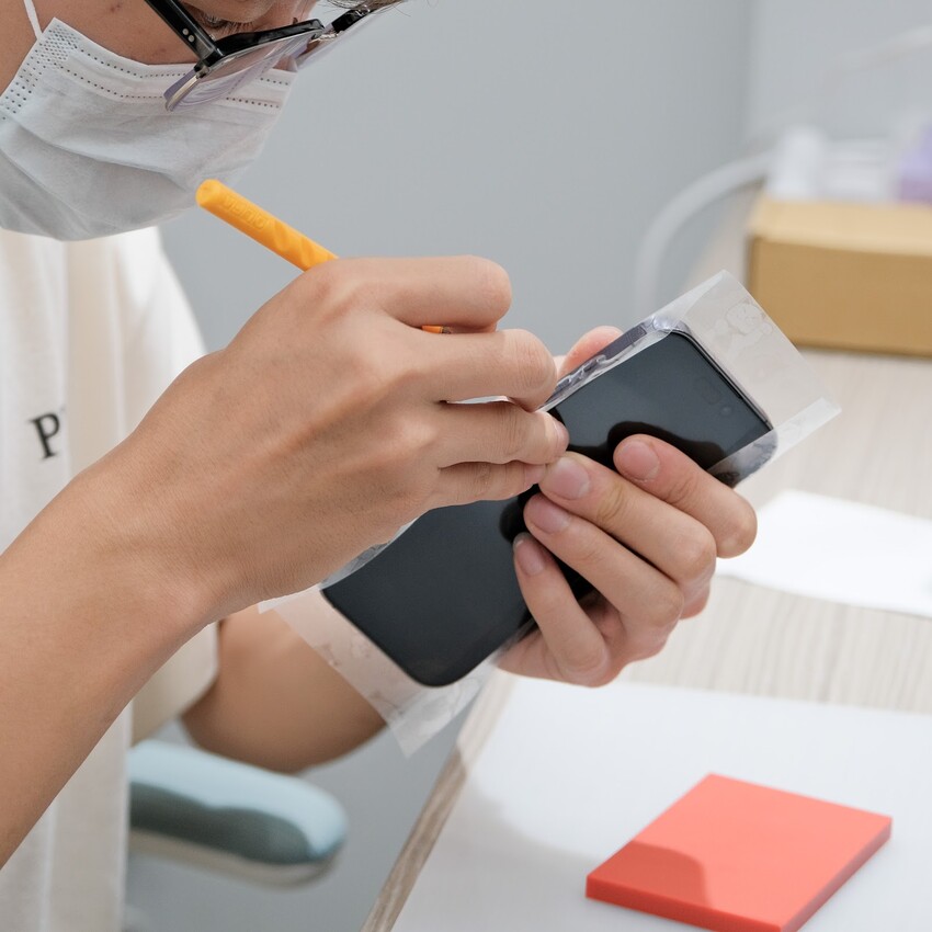 【樹林手機保護貼推薦】京展包膜樹林店～ 樹林平價保護貼、用剪刀大力敲都不會壞！手機保護貼、手機包膜推薦