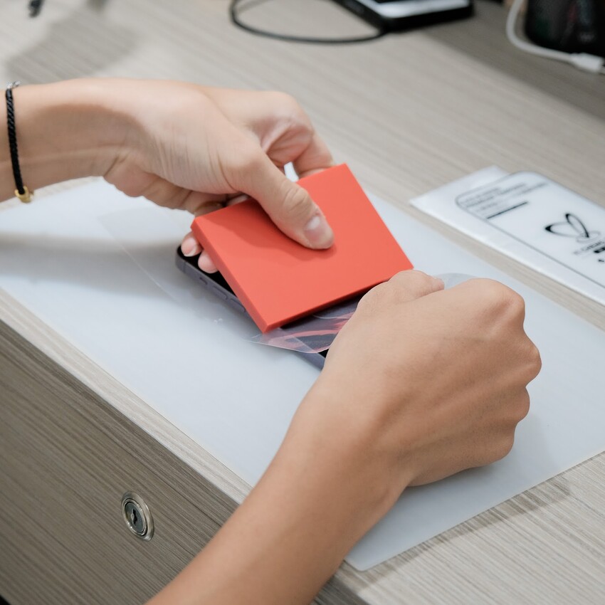 【樹林手機保護貼推薦】京展包膜樹林店～ 樹林平價保護貼、用剪刀大力敲都不會壞！手機保護貼、手機包膜推薦