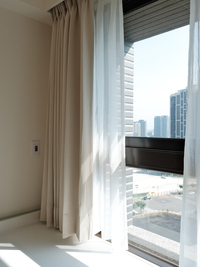 【新北窗簾推薦】魔法窗簾工坊～優質窗簾客製化服務、預約免費到府丈量報價～窗簾、紗簾、門簾、調光簾推薦～