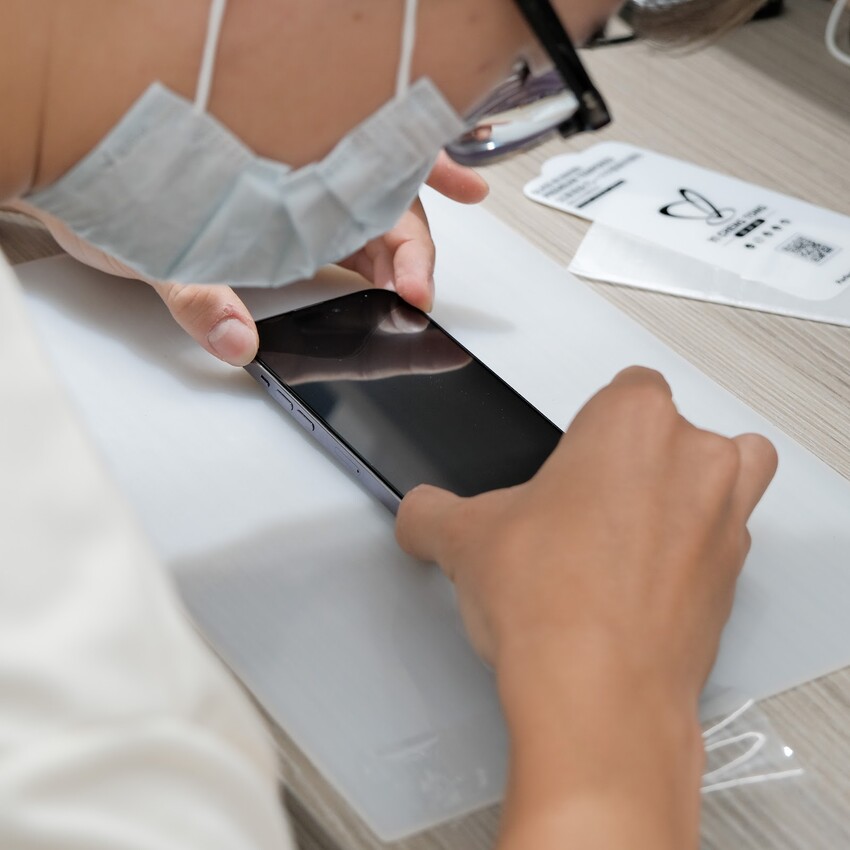 【樹林手機保護貼推薦】京展包膜樹林店～ 樹林平價保護貼、用剪刀大力敲都不會壞！手機保護貼、手機包膜推薦