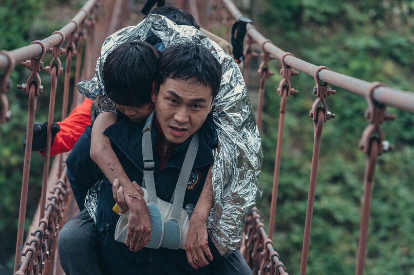 “智異山~給你的信號~” © ASTORY CO., LTD. & IQIYI INTERNATIONAL SINGAPORE PTE. LTD. 版權所有。