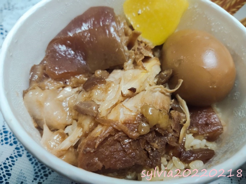 三重,五燈獎豬腳魯肉飯,腿庫便當