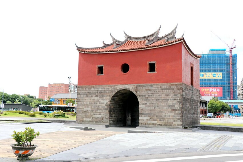 【臺北親子一日遊行程】台北車站周邊這樣玩-北門郵局/ 郵政博物館/北門/撫臺街洋樓/山小孩咖啡/麥食達韓式