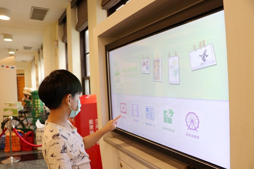 【臺北親子一日遊行程】台北車站周邊這樣玩-北門郵局/ 郵政博物館/北門/撫臺街洋樓/山小孩咖啡/麥食達韓式