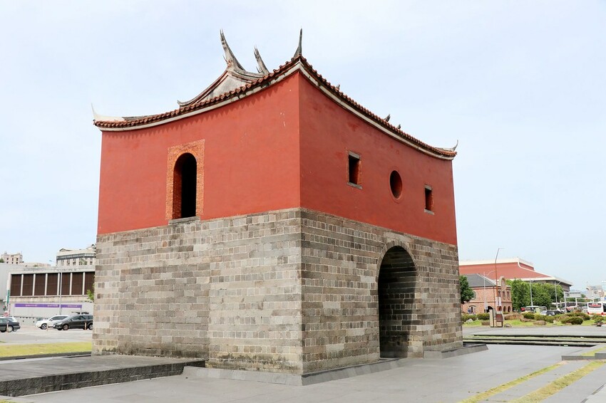 【臺北親子一日遊行程】台北車站周邊這樣玩-北門郵局/ 郵政博物館/北門/撫臺街洋樓/山小孩咖啡/麥食達韓式