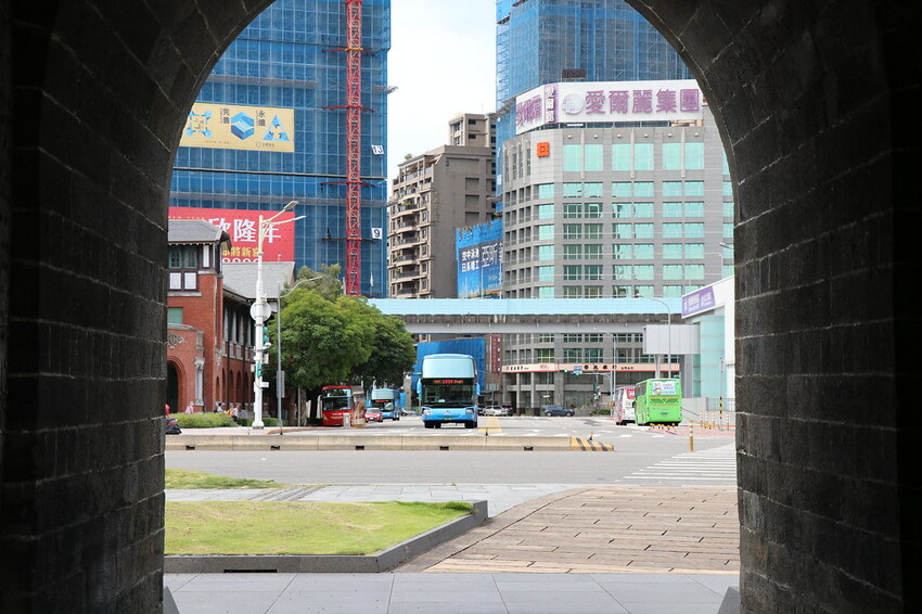 【臺北親子一日遊行程】台北車站周邊這樣玩-北門郵局/ 郵政博物館/北門/撫臺街洋樓/山小孩咖啡/麥食達韓式