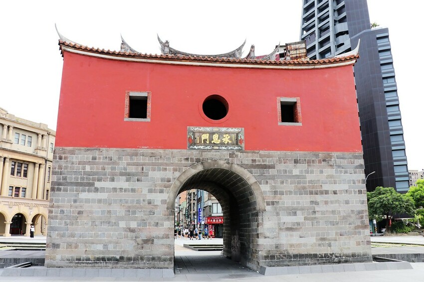 【臺北親子一日遊行程】台北車站周邊這樣玩-北門郵局/ 郵政博物館/北門/撫臺街洋樓/山小孩咖啡/麥食達韓式
