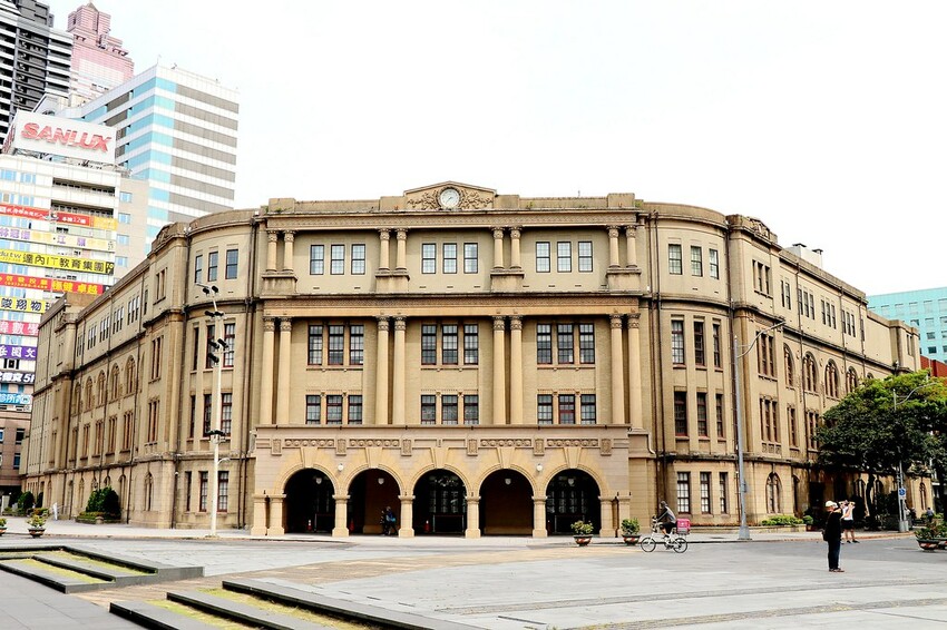 【臺北親子一日遊行程】台北車站周邊這樣玩-北門郵局/ 郵政博物館/北門/撫臺街洋樓/山小孩咖啡/麥食達韓式