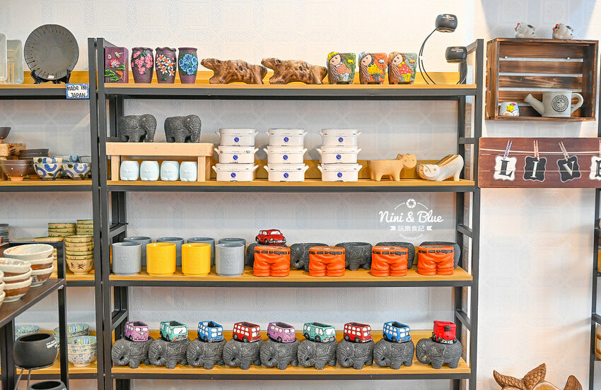 花媽生活工坊 | 雲林斗六日本陶瓷餐具、骨瓷杯、花器、多肉植物、生活雜貨小舖 @Nini and Blue  玩樂食記