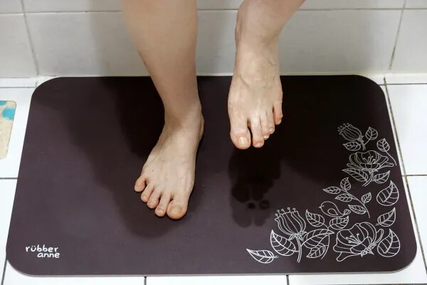 軟式珪藻土地墊推薦-怪獸居家生活軟式珪藻土評價,MIT專利軟式珪藻土踏墊,rubber anne軟式珪藻土開箱實測心得(含軟式軟式珪藻土地墊清洗)