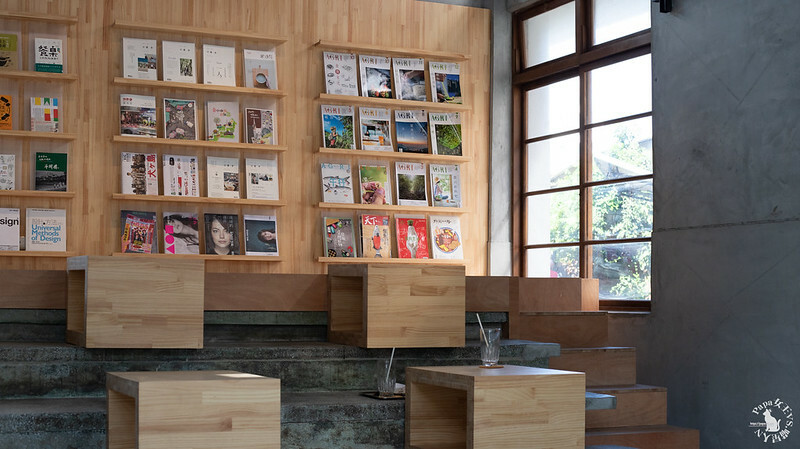 台中｜東區 第四市場興建於1932年，日式建築外觀搭配很在地工業風格 來喝咖啡吧!