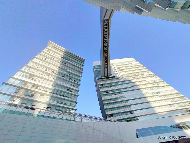 「中國信託金融園區」建築萬聖節裝飾 (Halloween decoration of ChinaTrust Financial Head office), Taipei, Taiwan, SJKen, 2022.10.07 - 10.31.