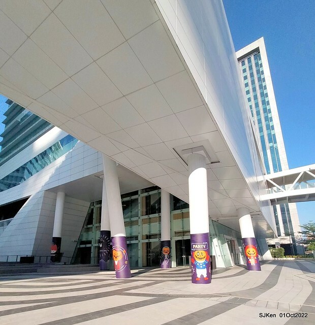 「中國信託金融園區」建築萬聖節裝飾 (Halloween decoration of ChinaTrust Financial Head office), Taipei, Taiwan, SJKen, 2022.10.07 - 10.31.