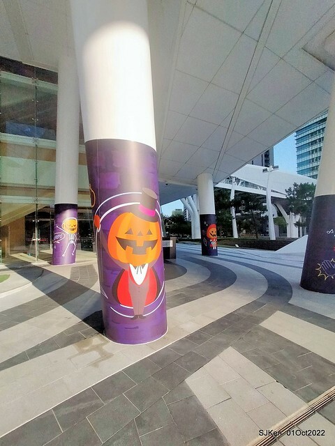 「中國信託金融園區」建築萬聖節裝飾 (Halloween decoration of ChinaTrust Financial Head office), Taipei, Taiwan, SJKen, 2022.10.07 - 10.31.