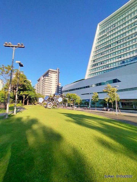 「中國信託金融園區」建築萬聖節裝飾 (Halloween decoration of ChinaTrust Financial Head office), Taipei, Taiwan, SJKen, 2022.10.07 - 10.31.
