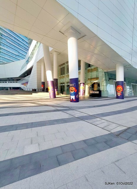 「中國信託金融園區」建築萬聖節裝飾 (Halloween decoration of ChinaTrust Financial Head office), Taipei, Taiwan, SJKen, 2022.10.07 - 10.31.